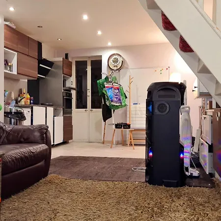 Meublee Dans Maison De Gamme Avec Jardin Proche Metro